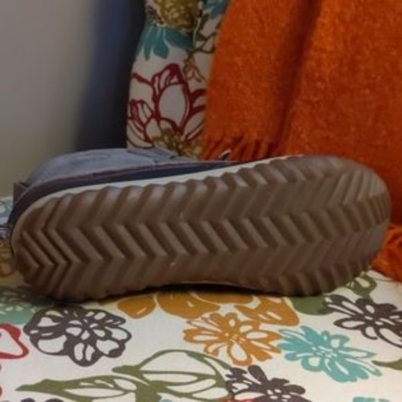 Sorel out & about gray suede bootie - Picture 3 of 4